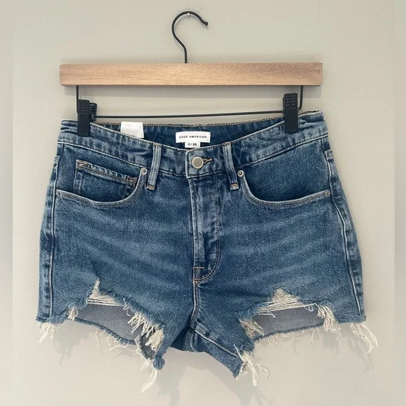 Good American factory distressed shorts size 0 NWOT - Picture 1 of 4